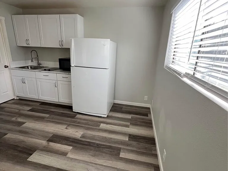 34207 36th Pl SW #B — Photo 2
