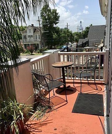 4th image of 812 Valmont St #1/2