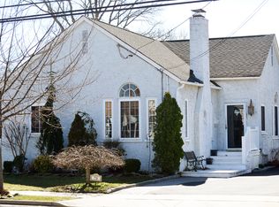 70 Tyrconnell Ave, Massapequa Park, NY 11762