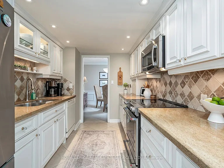 100 Lakeshore Rd E #805 — Photo 10