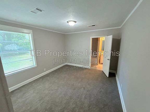 4th image of 1018 McEvers Cir