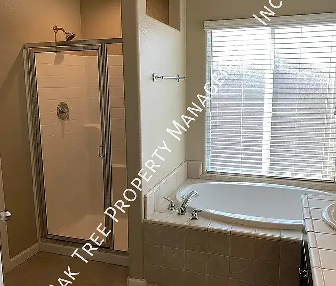 5853 E Voorman Ave — Photo 7