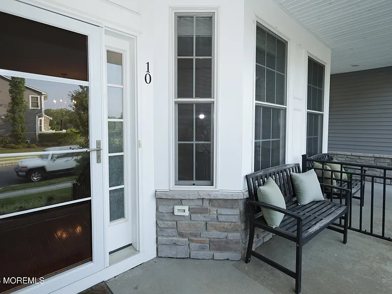 10 Gonzalez Dr — Photo 3