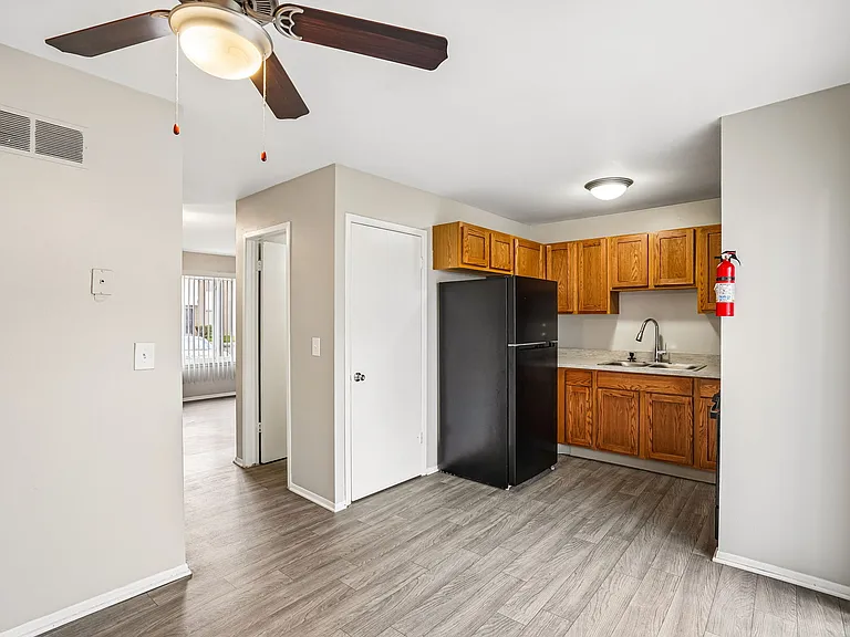 Midtown Park Apartments — Photo 44