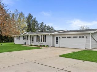 W1179 Stein, Oconomowoc, WI 53066
