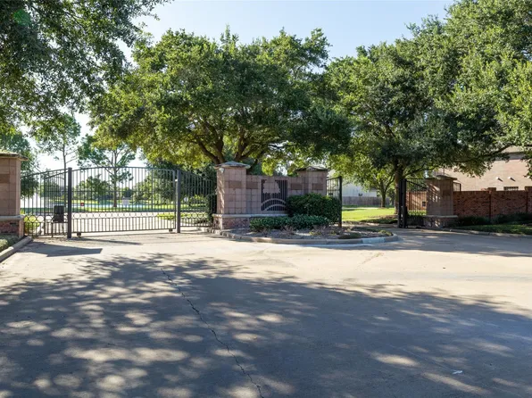 15111 Black Falls Ln, Sugar Land, TX 77498