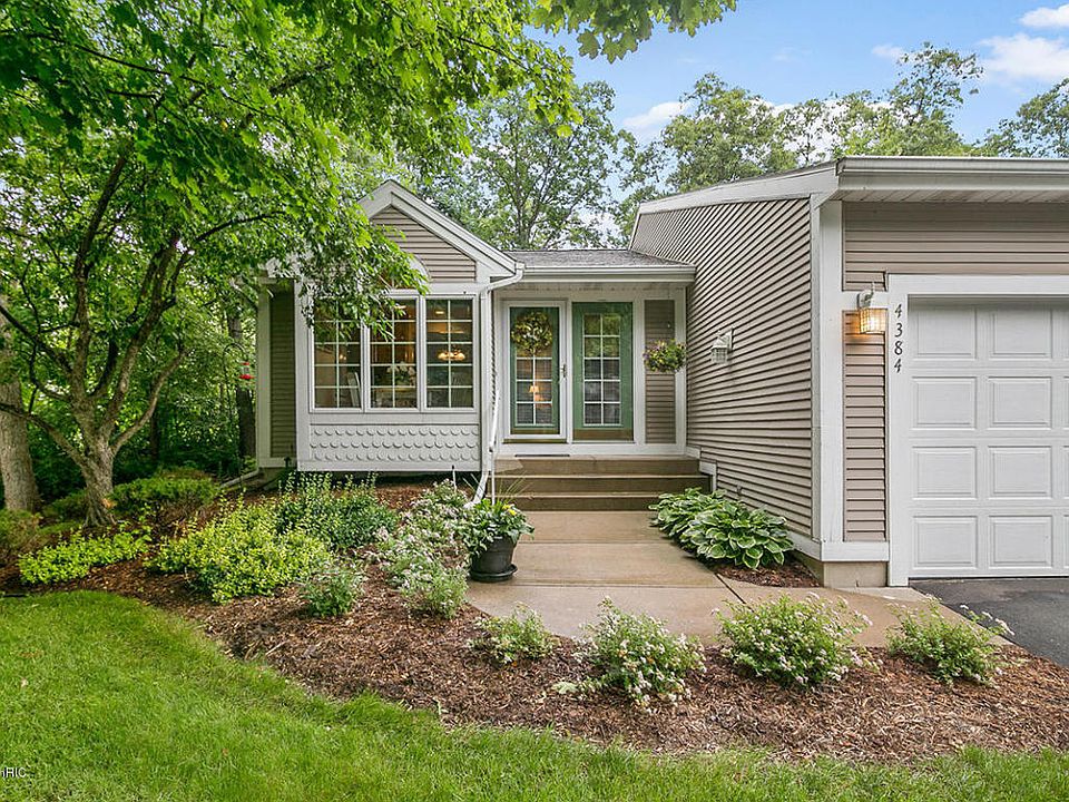 1st image of 4384 Valley Vale Dr NE