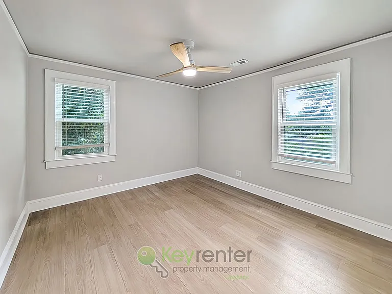 102 Woodville Ave — Photo 8