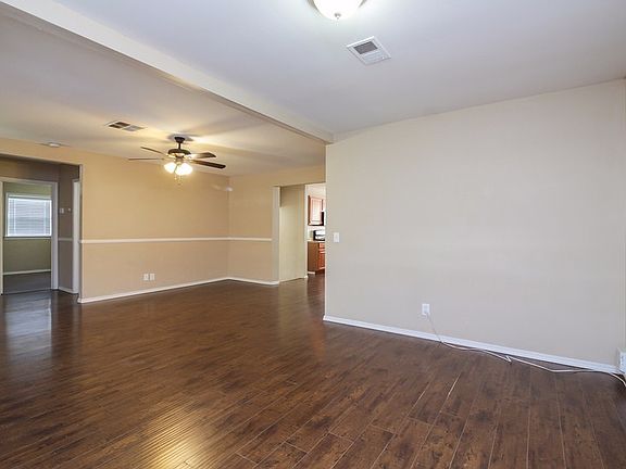 5th image of 32289 Avenue D