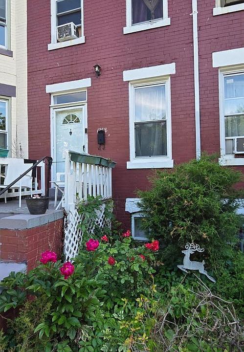 2nd image of 1358 Spring Rd NW