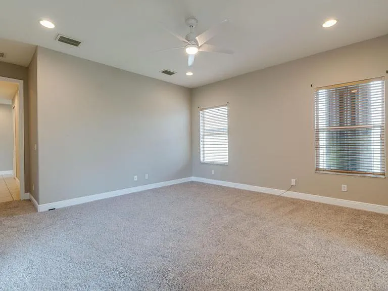 4539 SW 6th Pl — Photo 7