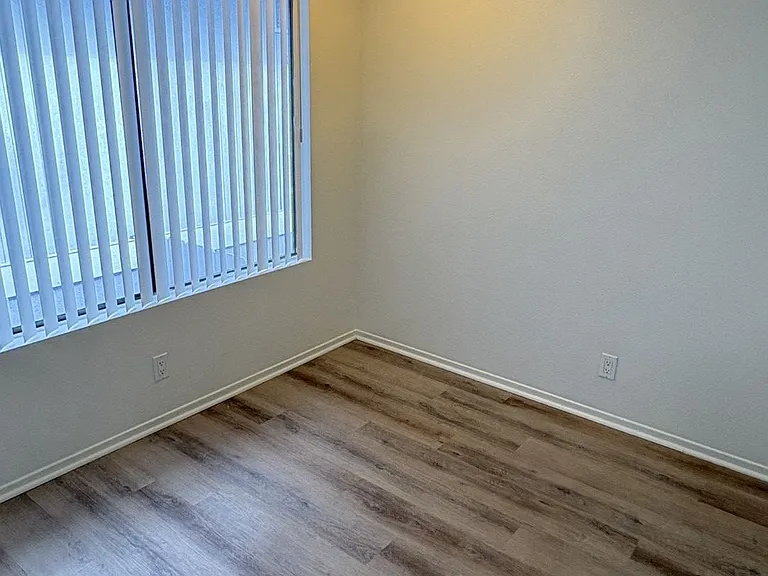 1210 S Sharon Cir #17 — Photo 9