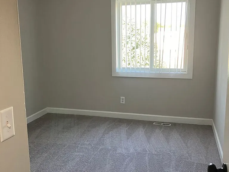 Candlelite Apartments — Photo 149