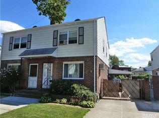 13832 63rd Ave, Flushing, NY 11367