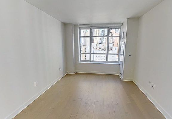 4th image of 45 Hoyt St #7Q
