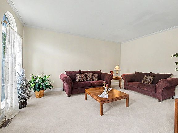 5th image of 50 Tower Ln