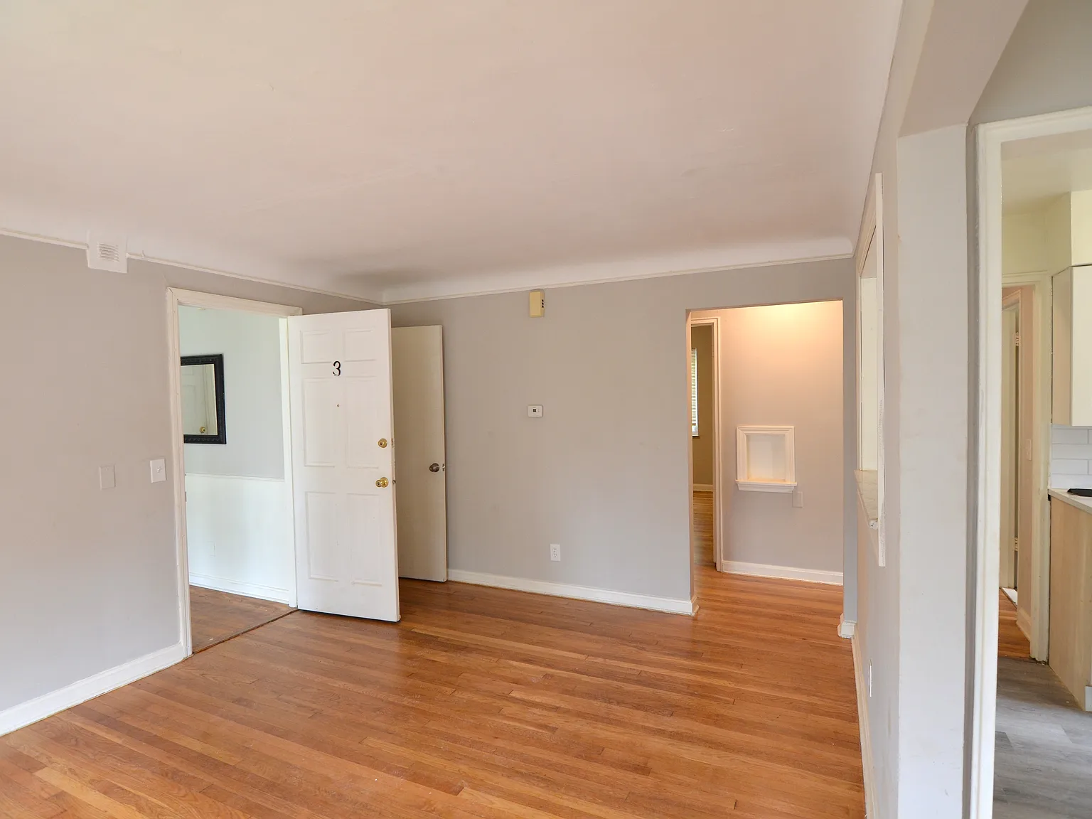 2 bed, 800 sqft, $1,295 — Photo 3