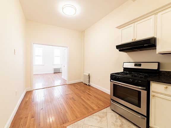 2nd image of 329 18th St APT 1L