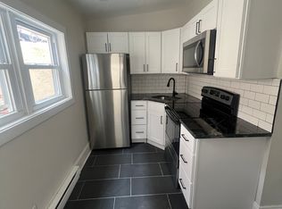 939 Spruce St APT 1R, Philadelphia, PA 19107