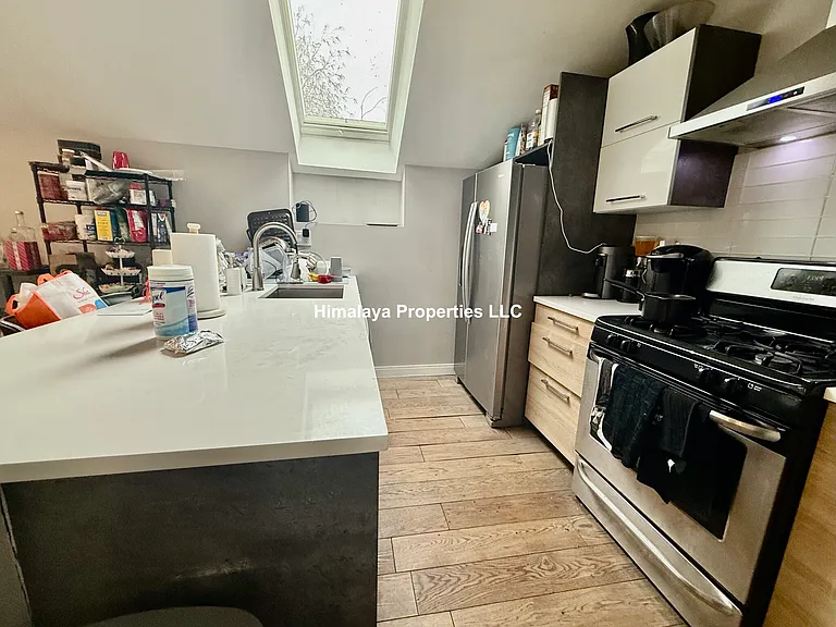 407 Dudley St #6 — Photo 5