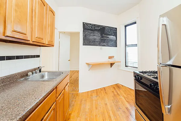 Rented by Empire Valley | media 15