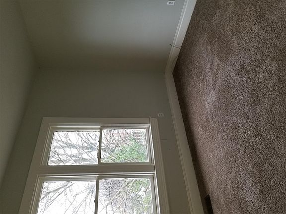 3rd image of 1512 Yakima Ave