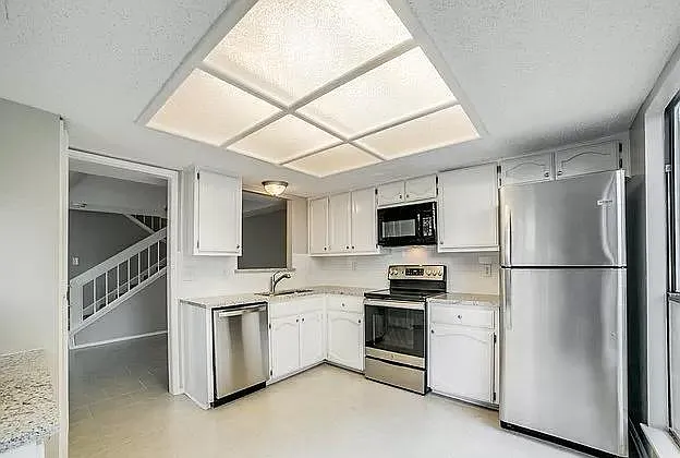 6009 Glen Heather — Photo 11
