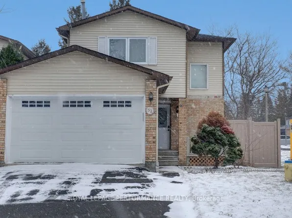 32 Brando Cres, Ottawa, ON K1T 2E3