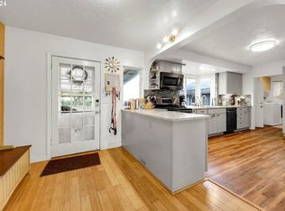 808 N 10th St, Cottage grove, OR 97424