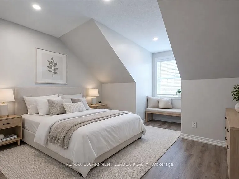 7 Hollinrake Ave — Photo 11