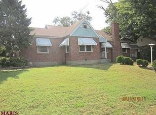 1706 Crystal Ct, Saint Louis, MO 63130