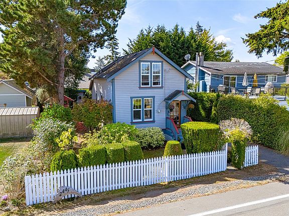 2nd image of 2445 Amelia Ave