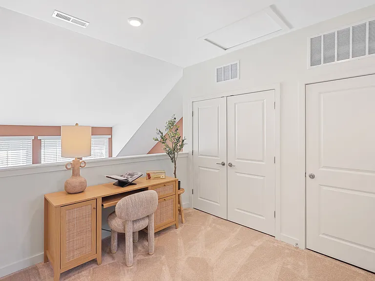 Hamlet Watkins Centre - Homes & Townhomes for Rent — Photo 28