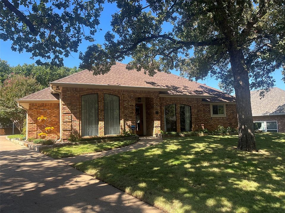 1st image of 2913 Willow Creek Dr