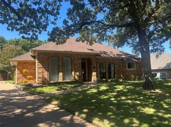 2913 Willow Creek Dr, Grapevine, TX 76051