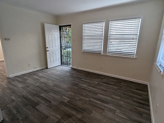 5th image of 412 W C St APT D