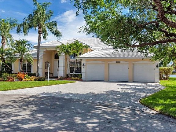 3rd image of 6426 Saranac Cir