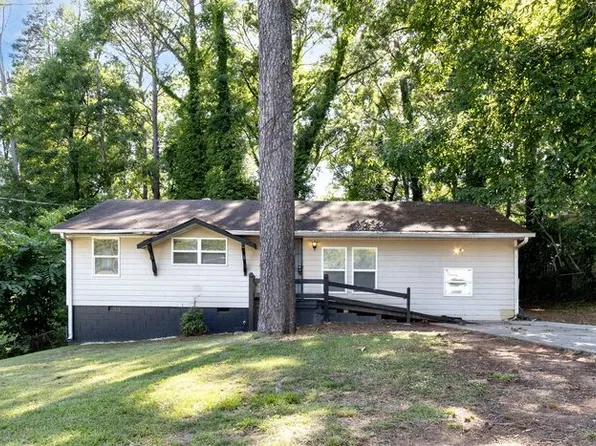6433 Granada Dr, Forest Park, GA 30297