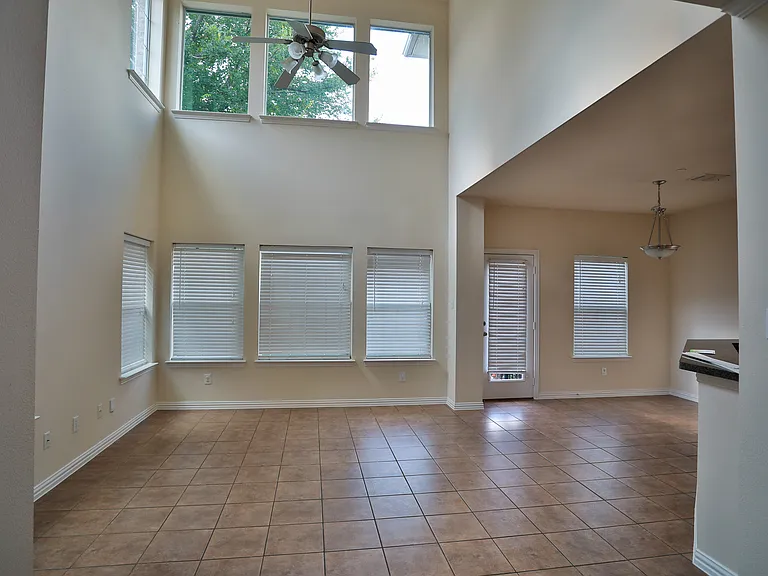 4611 Penelope Ln — Photo 7