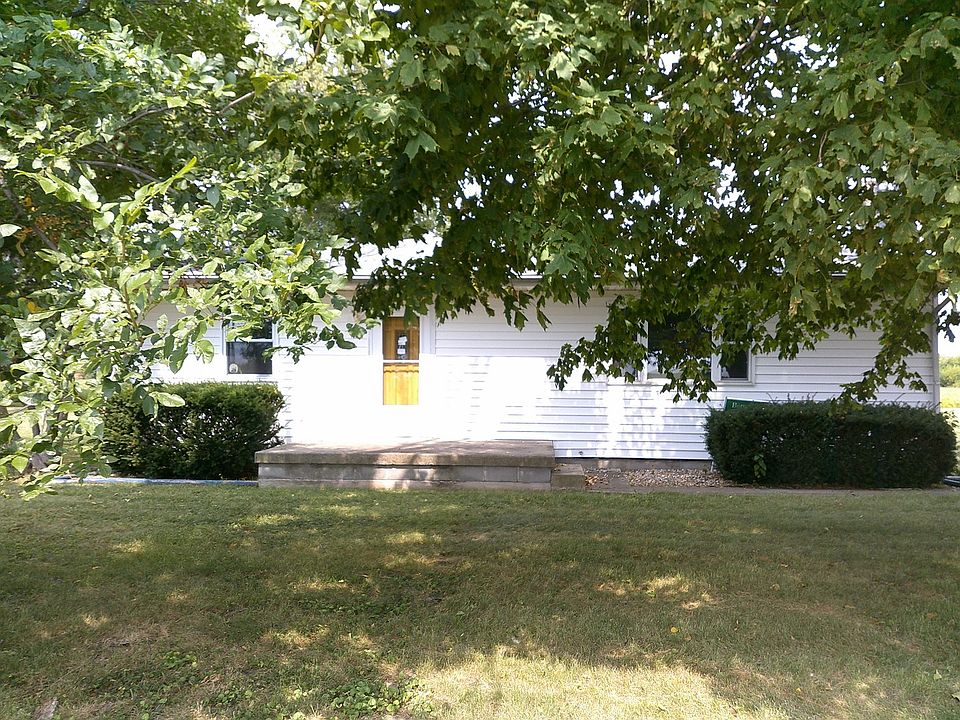 2nd image of 470 W Franklin St
