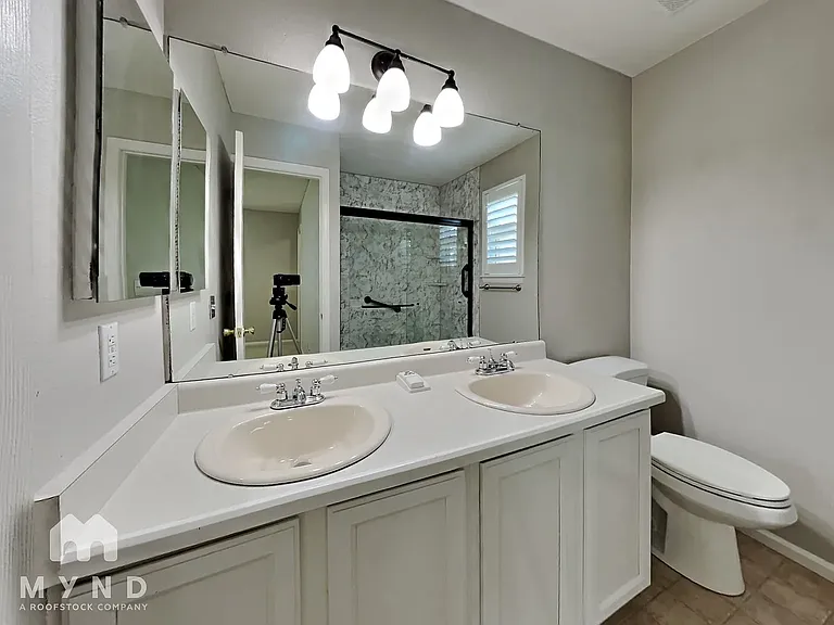 9693 Castle Ridge Cir — Photo 16