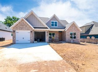 6303 S 59th St, Rogers, AR 72758