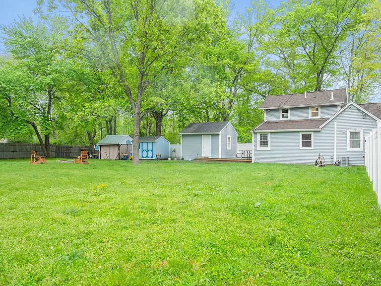 36 Brackett Rd — Photo 21