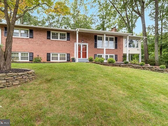 3rd image of 9135 Leghorn Pl #52