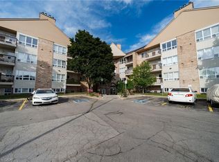 15 Hofstetter Ave #318, Kitchener, ON N2A 3Z7