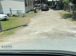17367 SE 66th St, Ocklawaha, FL 32179