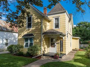 8 S Center St, Baraboo, WI 53913