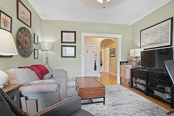 339 S Huntington Ave #9 — Photo 4