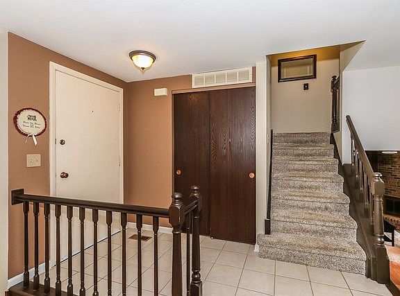 3rd image of 2021 Williamsburg Dr