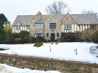 3 Merrivale Ter N, Great Neck, NY